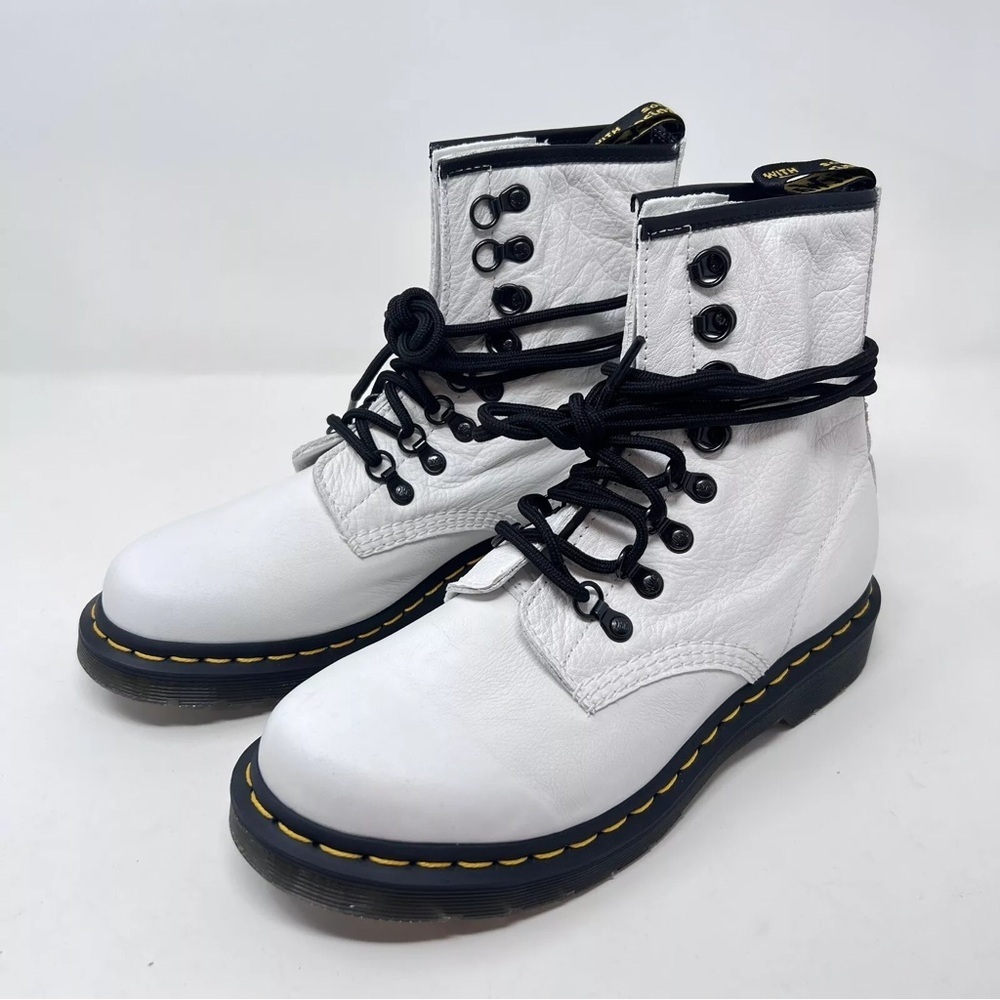 Dr. Marten’s 1460 Virginia Pebbled Leather Laced Boots White Women’s Siz…